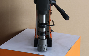 磁力鉆不能盲打，如何對超厚鋼板作業